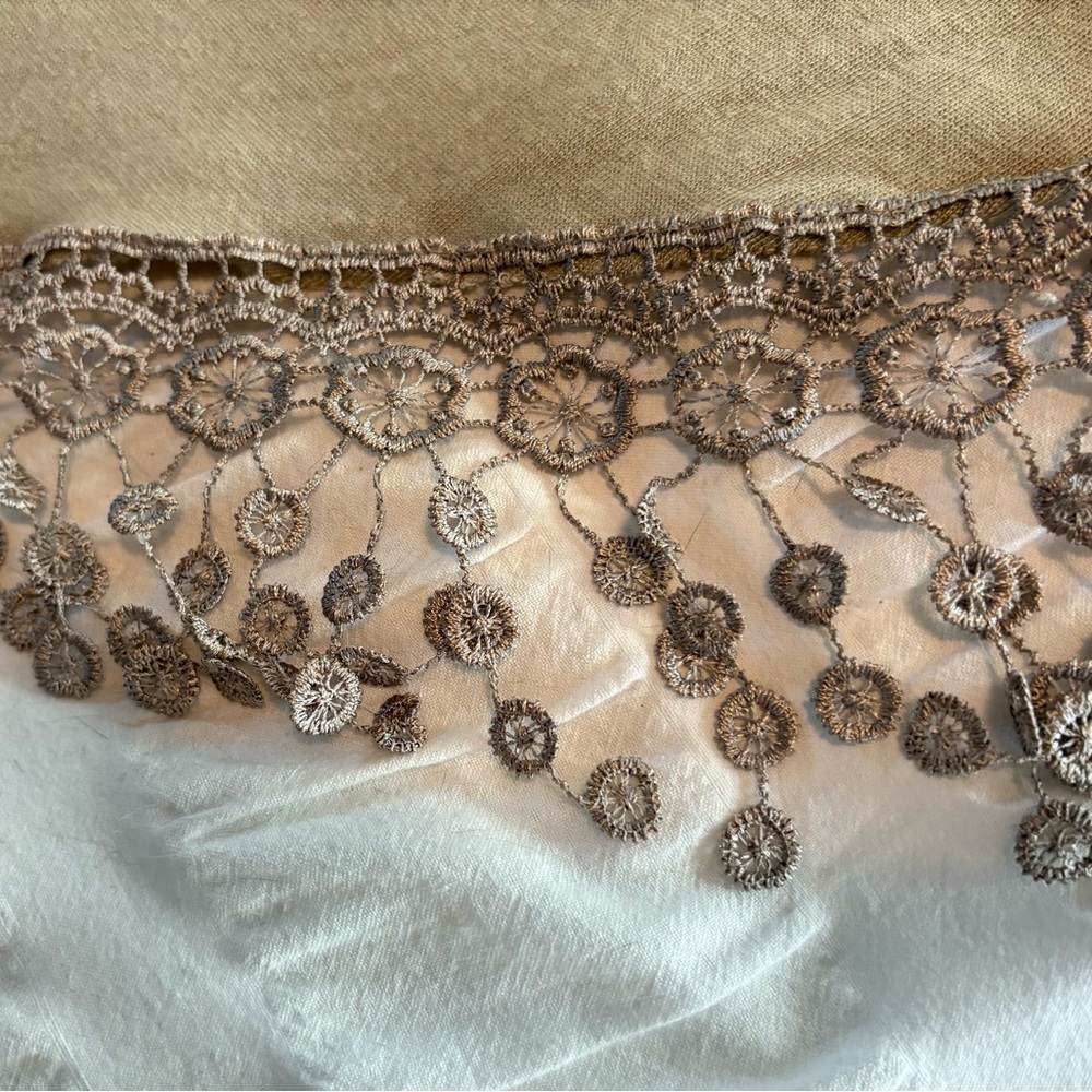 Italian-made Scarf with Lace Trim - Picture 4 of 9